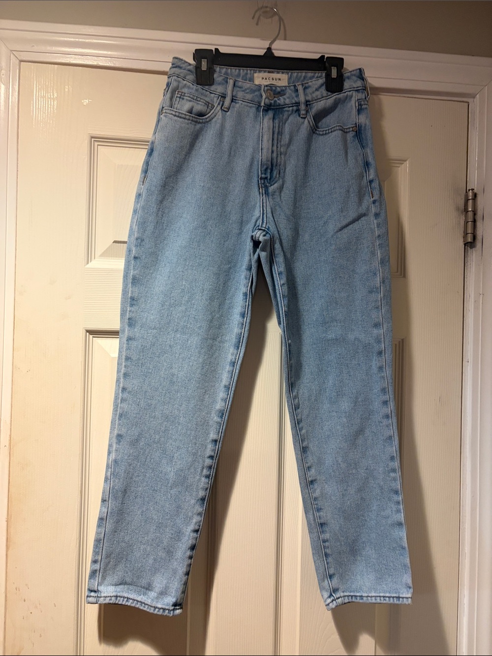 PacSun High-Rise Mom Jeans in Light Wash 25